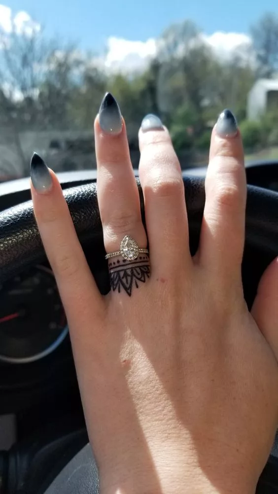 ring tattoo